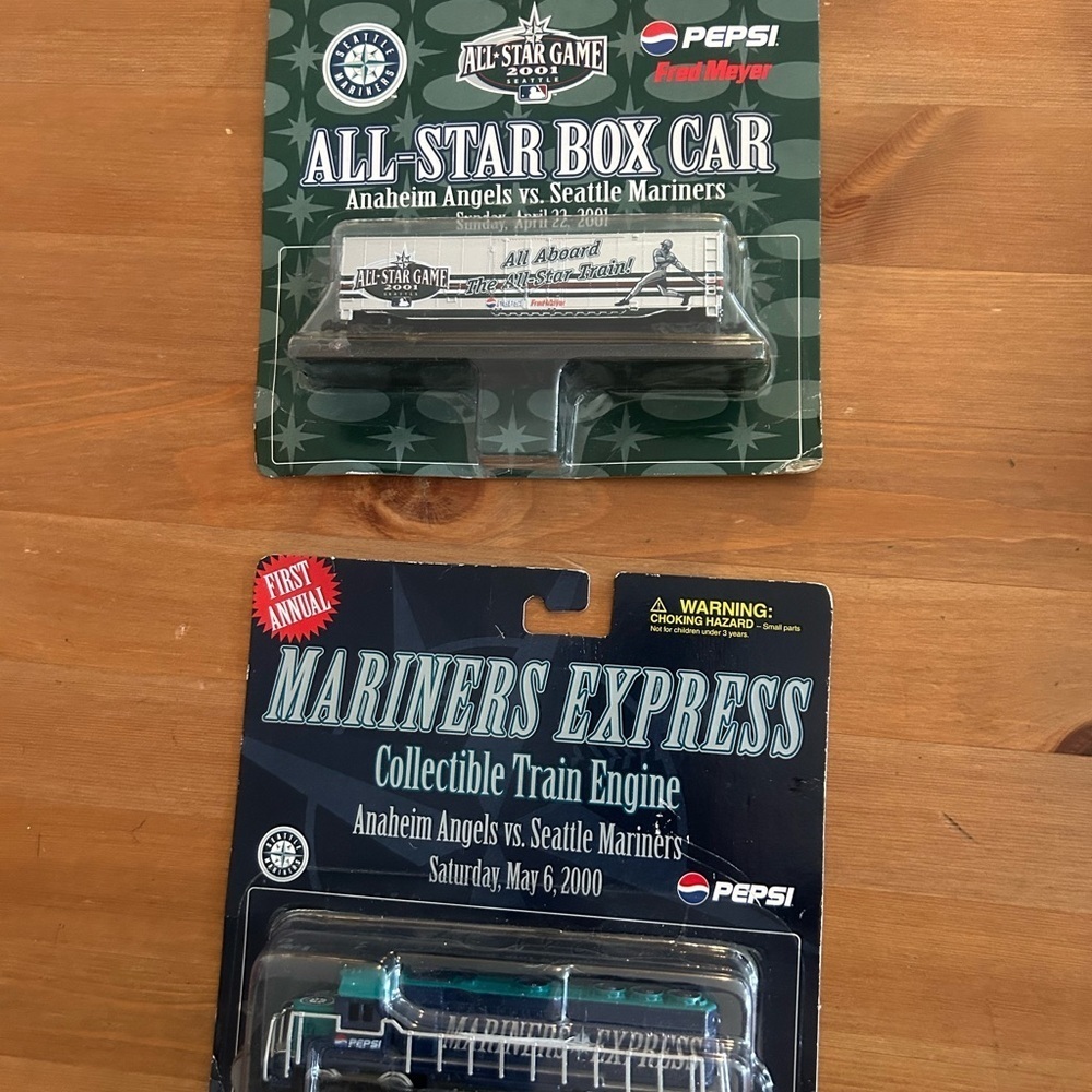 New in Pack Mariners Express Collectible Train Set 2000's